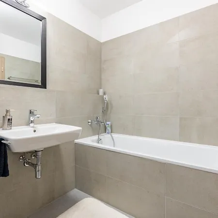 招待所 Sunny Haven: Modern 2br,garage, Wifi,stream