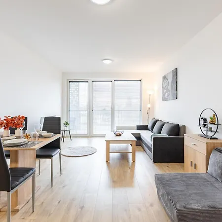 Sunny Haven: Modern 2br,garage, Wifi,stream 布拉迪斯拉发