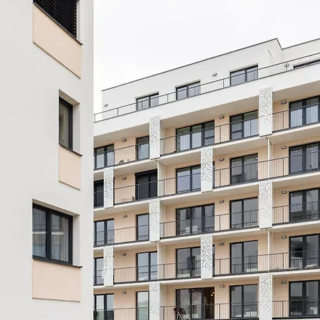 Sunny Haven: Modern 2br,garage, Wifi,stream