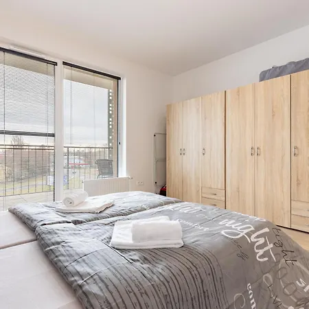 Sunny Haven: Modern 2br,garage, Wifi,stream *