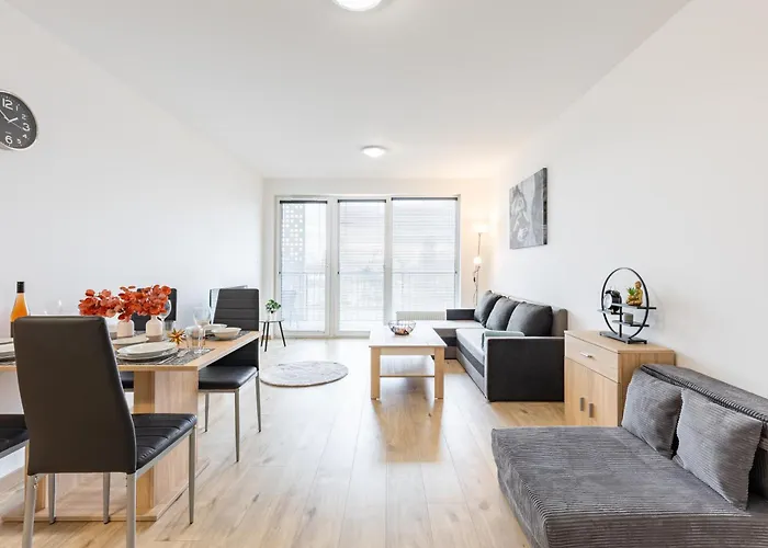 Sunny Haven: Modern 2br,garage, Wifi,stream Bratislava
