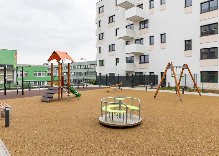 Penzión pre hostí Sunny Haven: Modern 2br,garage, Wifi,stream Bratislava