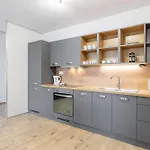 Sunny Haven: Modern 2br,garage, Wifi,stream Casa de hóspedes *