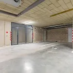 Casa de hóspedes Sunny Haven: Modern 2br,garage, Wifi,stream Bratislava