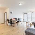 Casa de hóspedes Sunny Haven: Modern 2br,garage, Wifi,stream