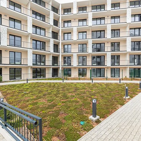 Гостьовий будинок Sunny Haven: Modern 2br,garage, Wifi,stream Братислава