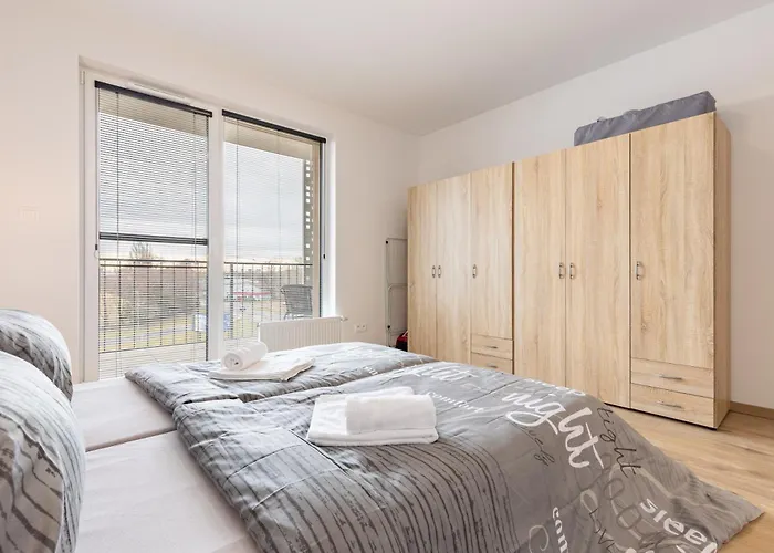 Sunny Haven: Modern 2br,garage, Wifi,stream *