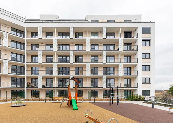 Sunny Haven: Modern 2br,garage, Wifi,stream Гостьовий будинок Братислава