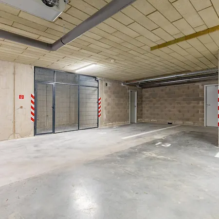 Guest house Sunny Haven: Modern 2br,garage, Wifi,stream Bratislava