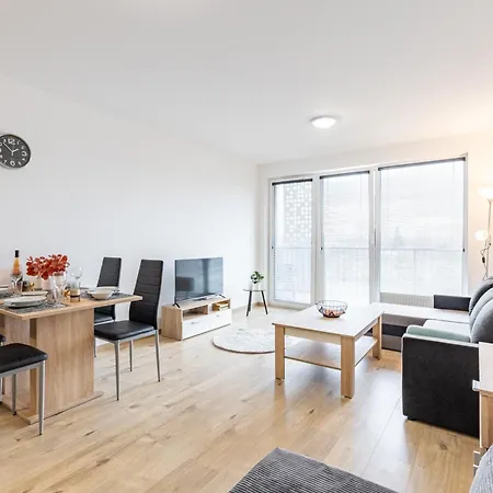 Guest house Sunny Haven: Modern 2br,garage, Wifi,stream *