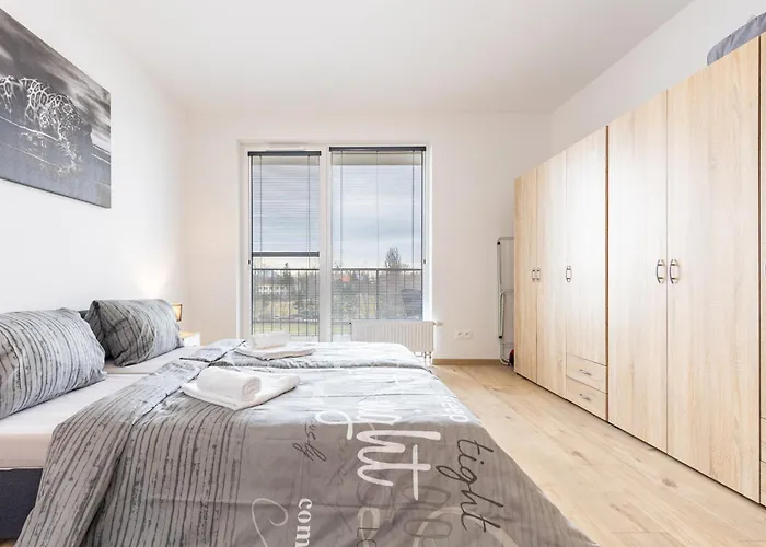 Sunny Haven: Modern 2br,garage, Wifi,stream *